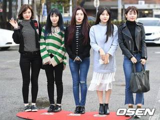 Red Velvet (17.2.17).jpg